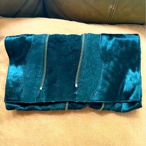 Leather expandable clutch